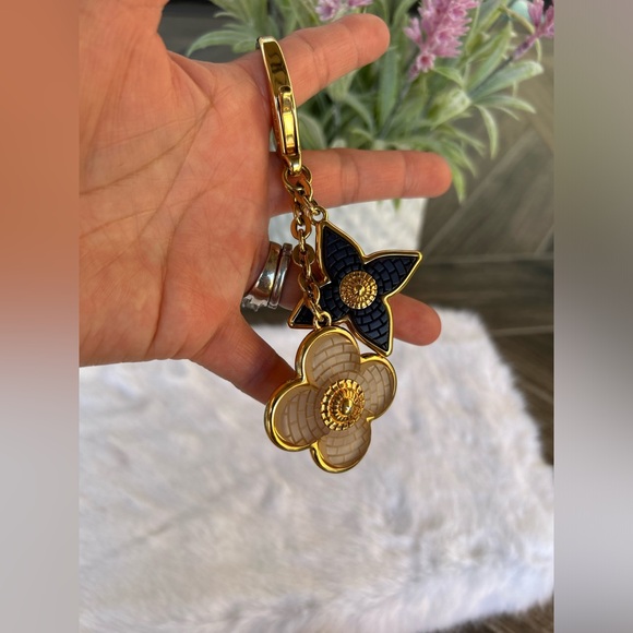 Flower Mosaic Blue Key Ring/Bag Charm - Picture 14 of 16